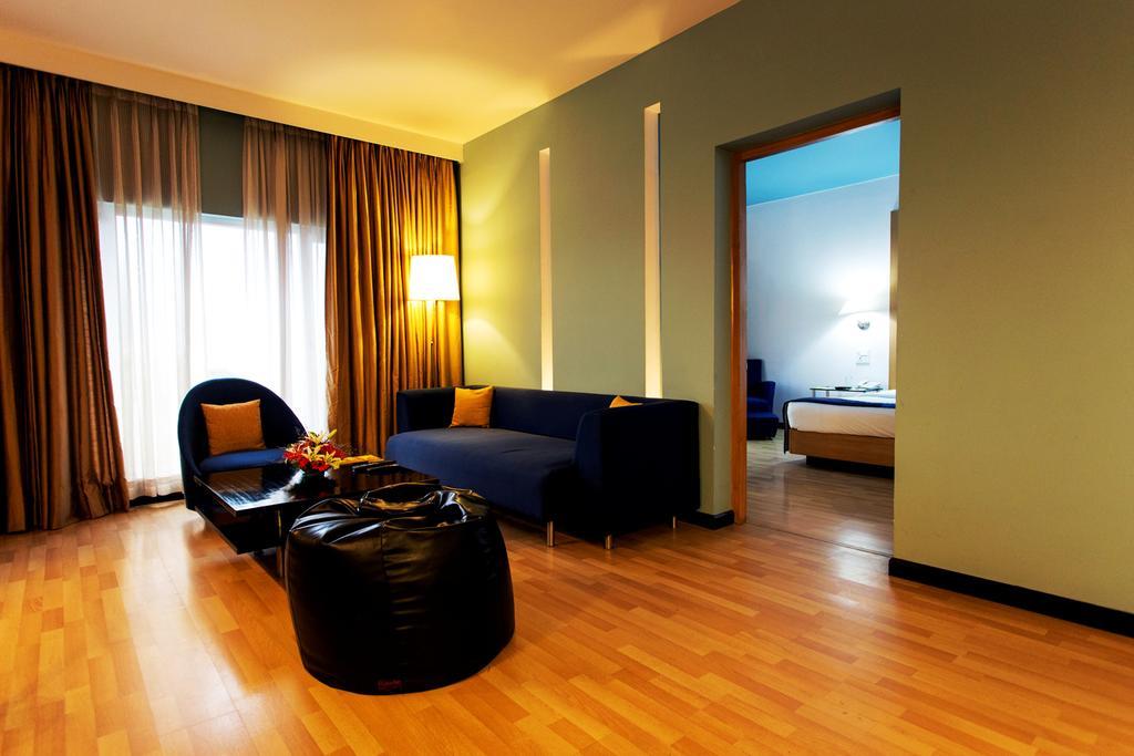 Hotel Royal Orchid Bangalore Luaran gambar